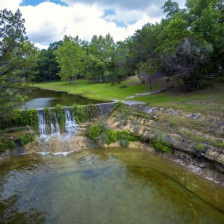 Falls Log Home Wimberley Exterior photo